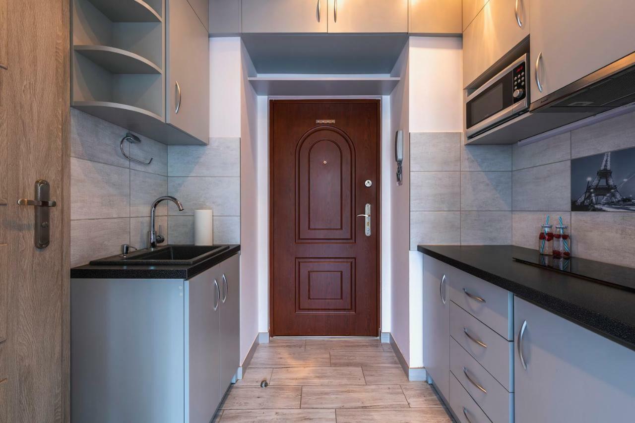 Emilii Plater 12: Central Apartment with Balcony Warsaw Exterior photo