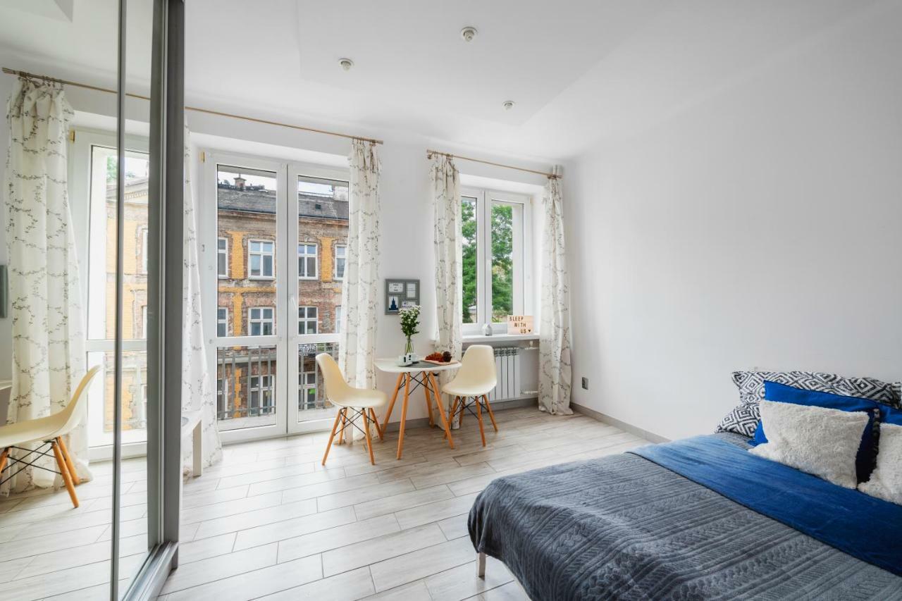 Emilii Plater 12: Central Apartment with Balcony Warsaw Exterior photo